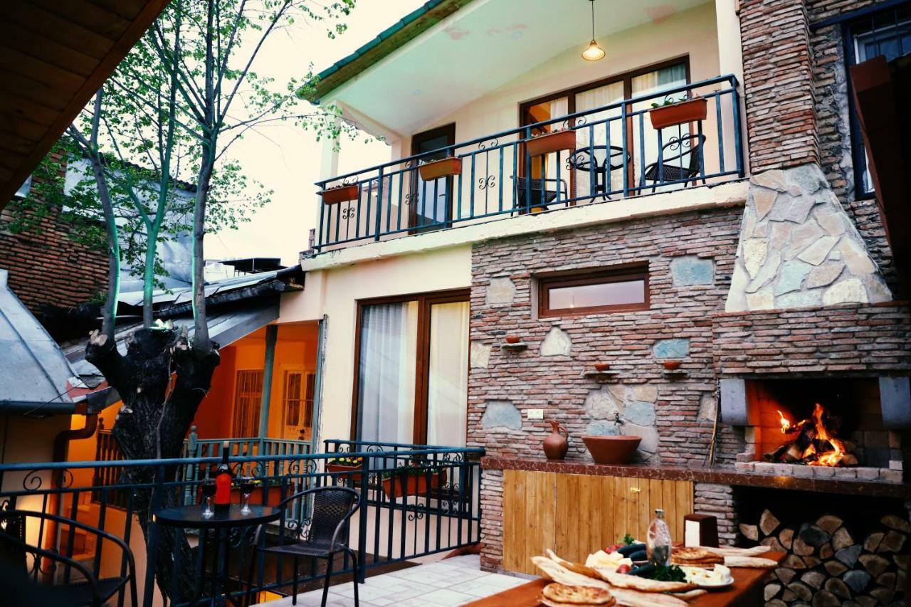 Apartments With Wine Cellar In Old Tbilisi Exterior photo