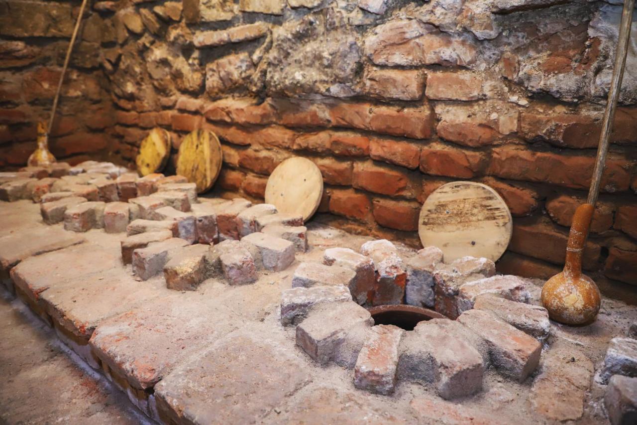 Apartments With Wine Cellar In Old Tbilisi Exterior photo